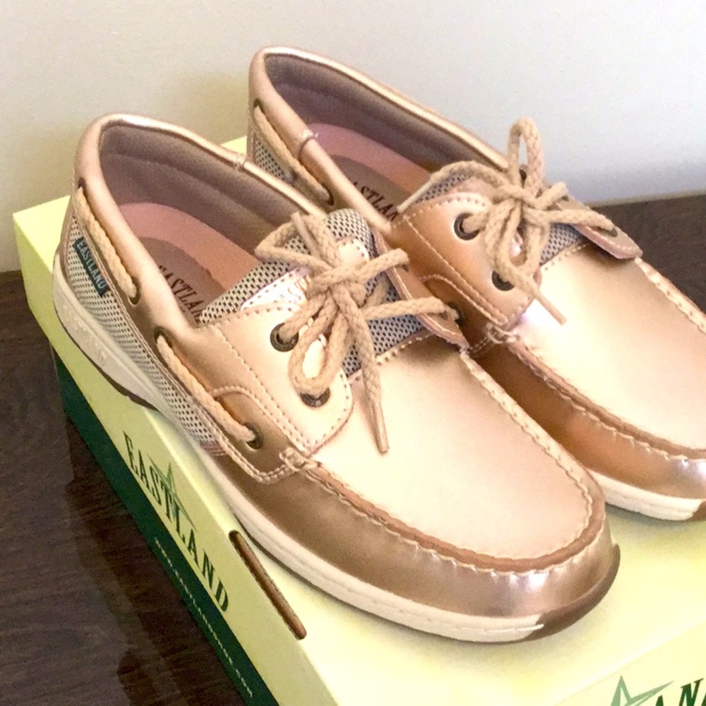 NWT Eastland Rose Gold Boat shoes